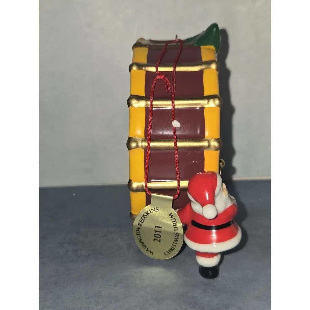 Danbury Mint Washington Redskins 2011 Christmas Drum  (T-1)